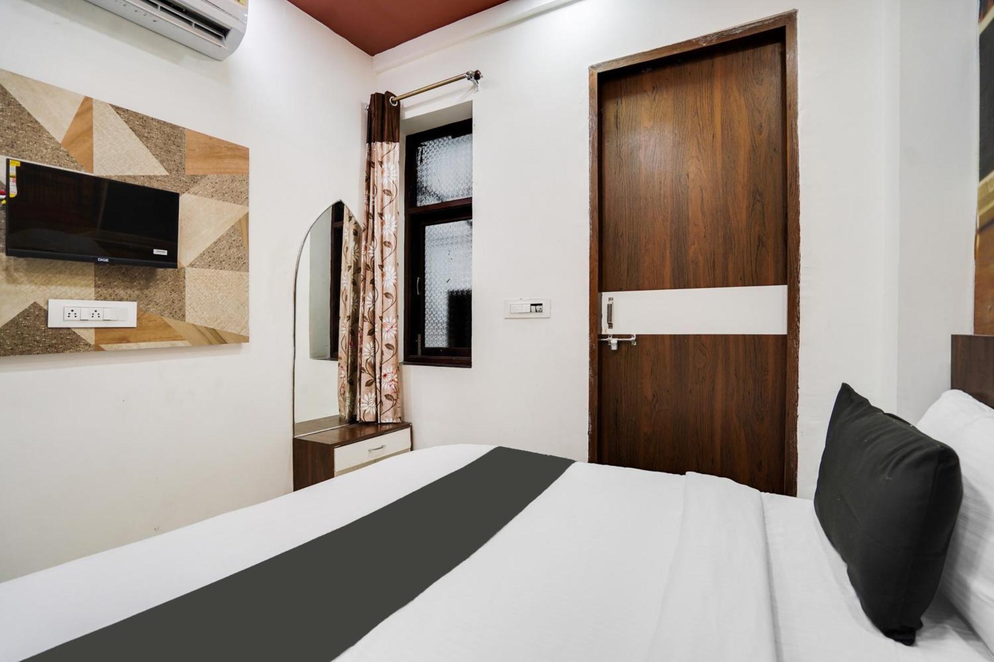 Super Oyo Hotel O Sky Wings アジュメール エクステリア 写真