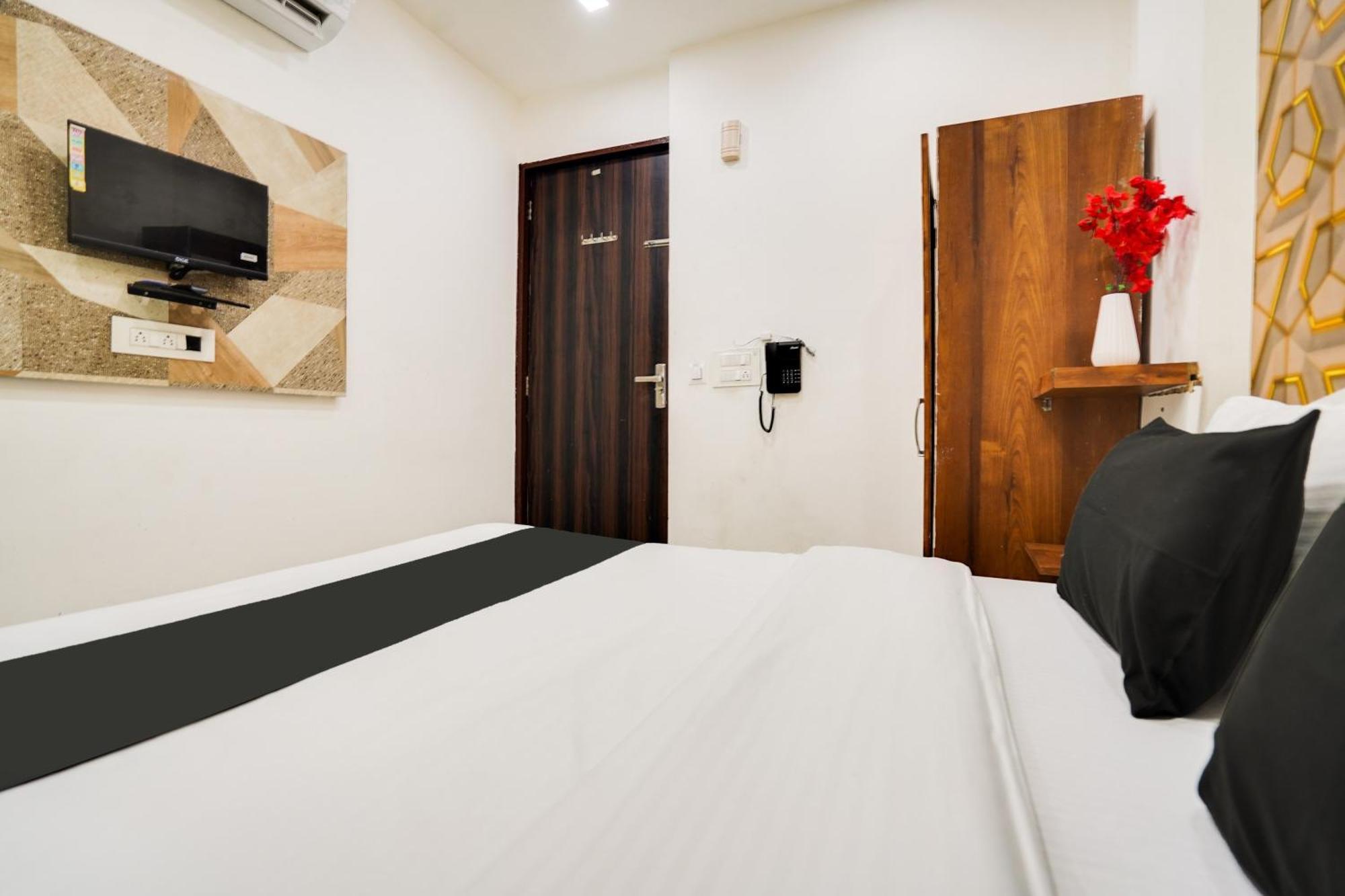 Super Oyo Hotel O Sky Wings アジュメール エクステリア 写真